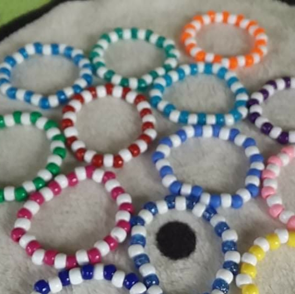kandi bracelets set of 13 - Picture 13 of 14